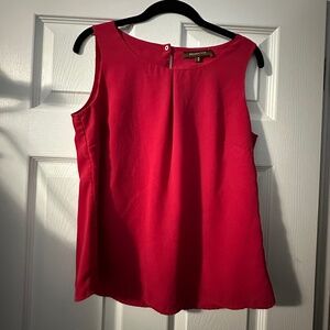 Melanie Lyne Red Sleeveless Blouse – Size M – Elegant Pleated Front Top